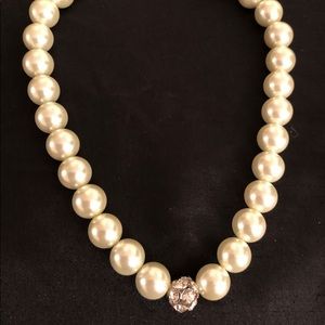 🆕🔥Large Pearl & Crystal Necklace
